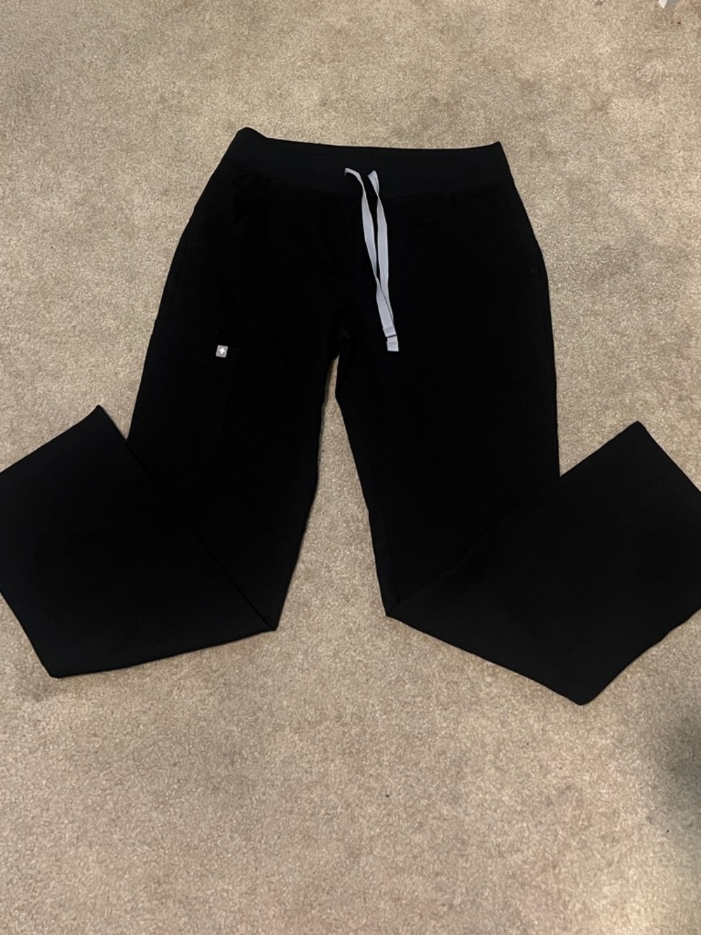 Figs Black petite Straight-Leg Scrub Pant